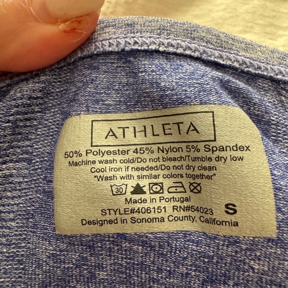 Athleta long sleeve workout Tee - Picture 2 of 5